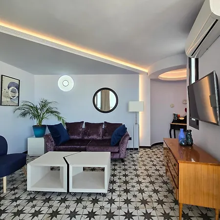 Special Sky - Sea & Mountain Views- Center *